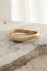 Hilda Irregular Clasp Bangle Gold