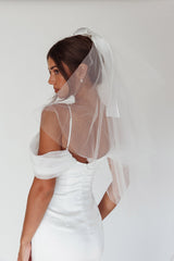 Evelyn Bow & Fishnet Bridal Veil White