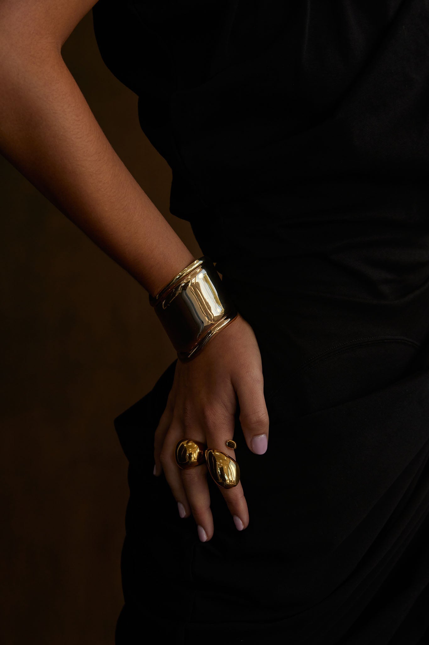 NOAH Wave Cuff Gold